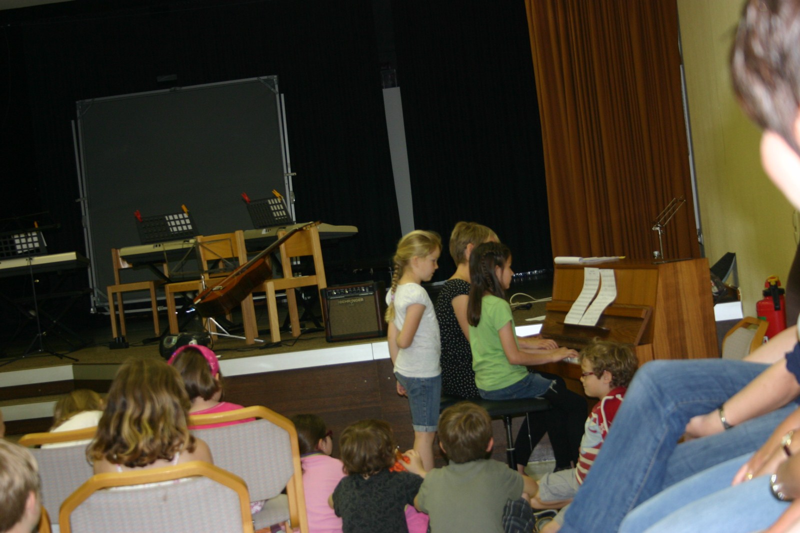 Kinder beim Jeki Konzert